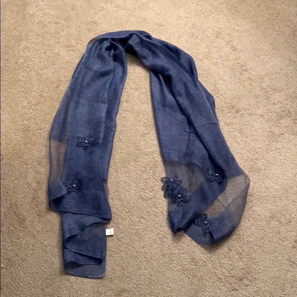 Navy blue shall/scarf